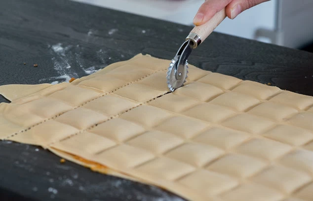 Complete Pasta Making Kit 2 Complete Pasta Making Kit - Image 2